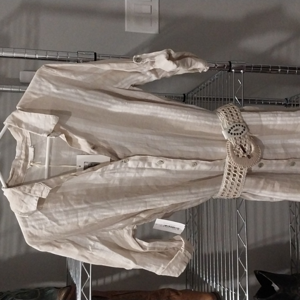 Beautiful 100% Italian linen striped shirt dress And Belt NWT!